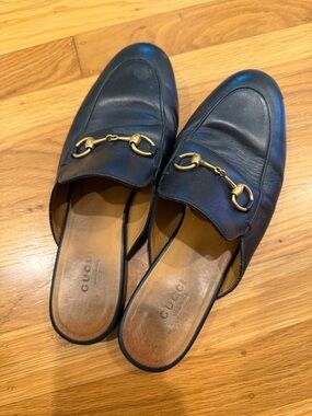 READ DESCRIPTION!! Gucci Black Leather Slip-On Mules with Gold Horsebit